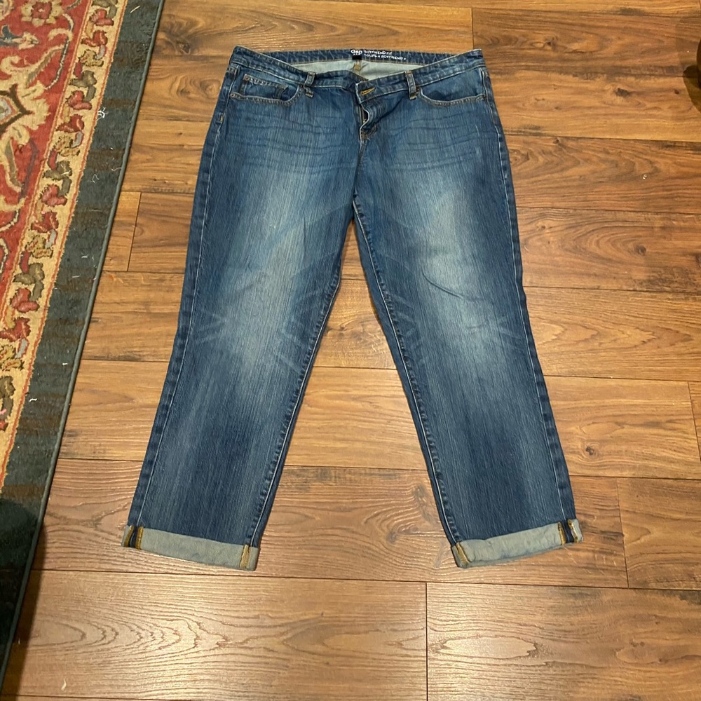 Gap boyfriend fit cropped jeans